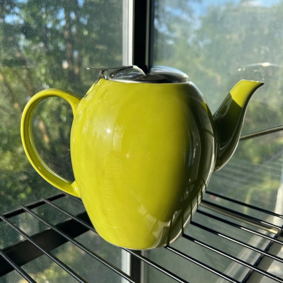 Certified International Tea Collection Lime Green Teapot w Infuser & Hinged Lid - Picture 3 of 9